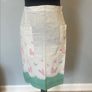 Women’s White apron with Pink Butterfly Print and Green Hem like new vintage